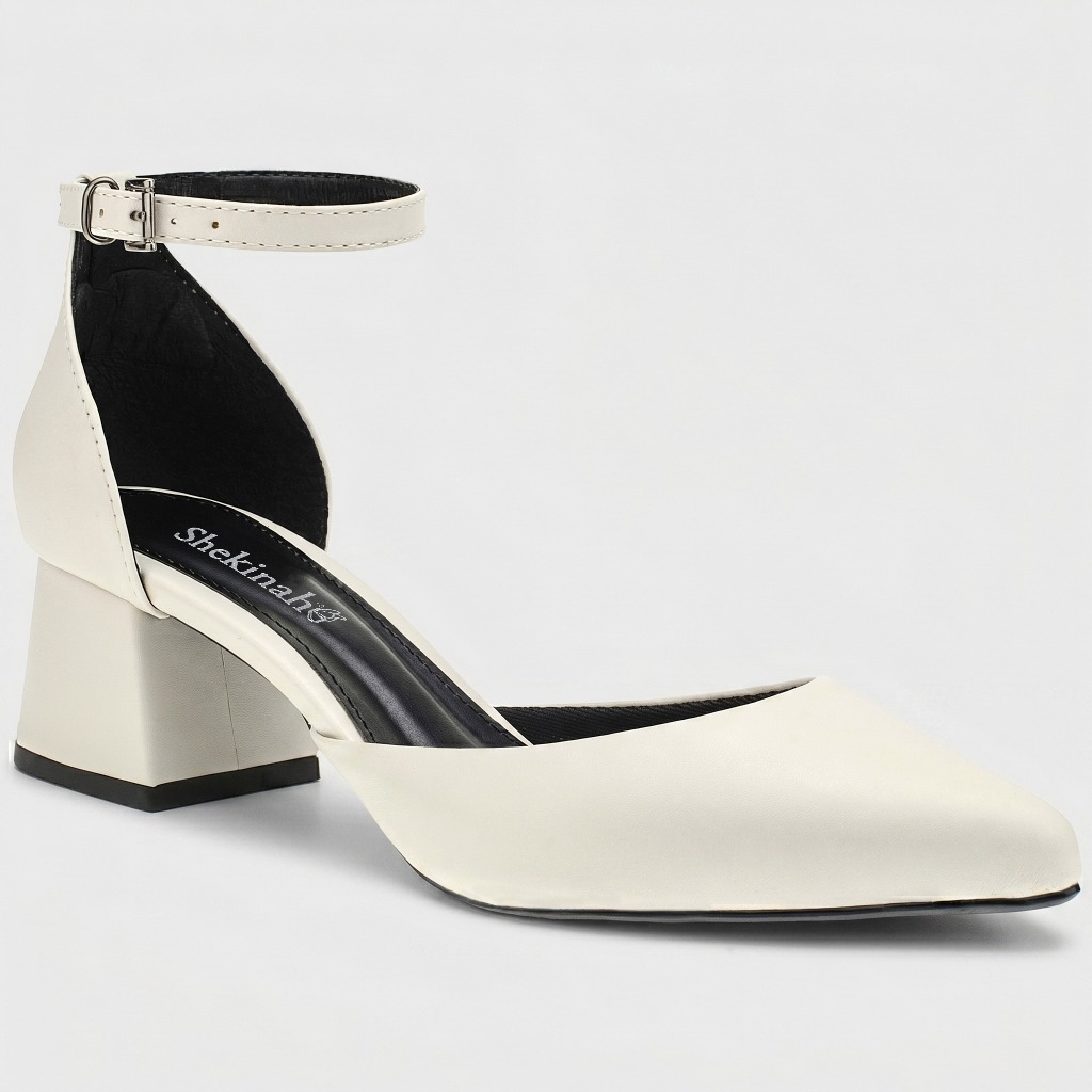 Scarpin feminino de bico fino e salto bloco do anúncio